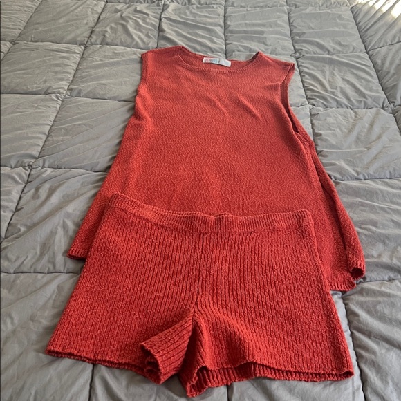 Red Sleeveless Top and Shorts Set - Picture 1 of 4